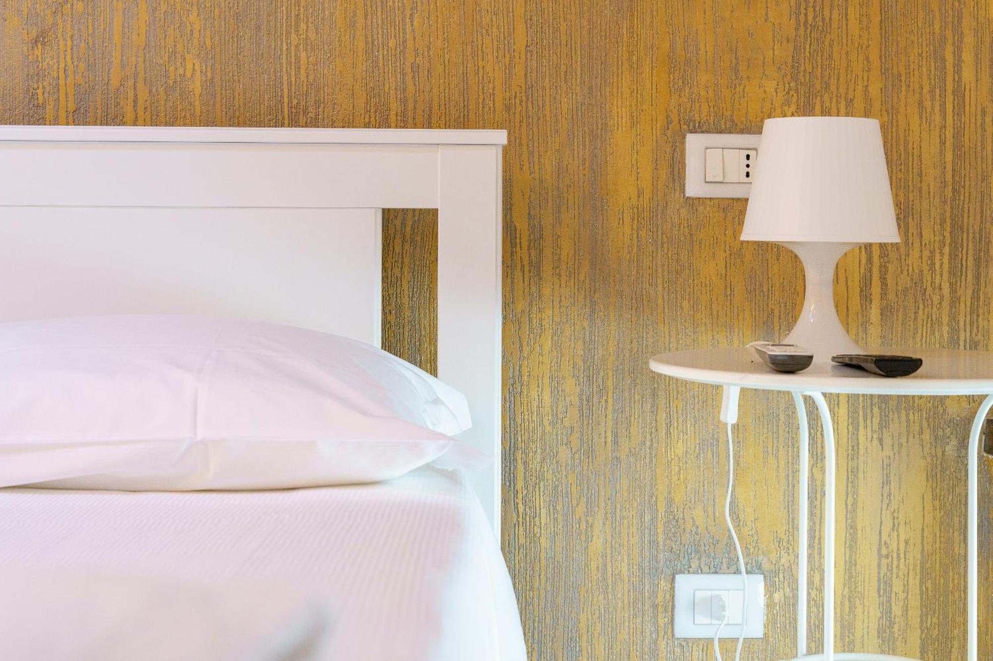 Proserpina Apartment Catania Bagian luar foto
