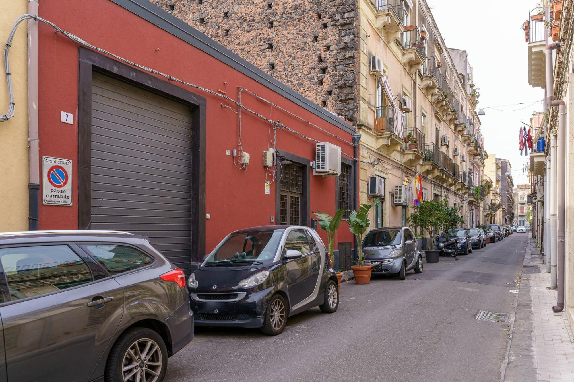 Proserpina Apartment Catania Bagian luar foto